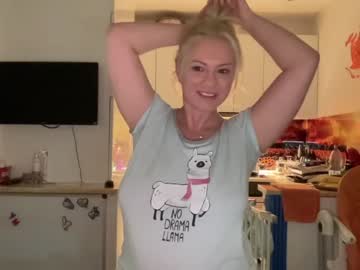 Naked cam girl kiradivine image #3644073
