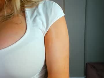 Naked cam girl sara_fest image #4058623