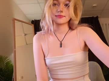 Naked cam girl just_mia_ image #4082429
