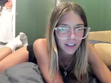 Naked cam girl oliviahansleyy image #4002061
