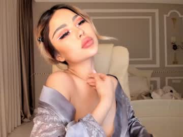 Naked cam girl bae_suz image #1145475