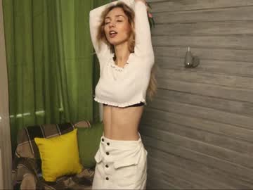 Naked cam girl catchy_peachy image #2192314