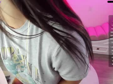 Naked cam girl ashlyeroberts1 image #1113364