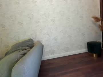 Naked cam girl ehotlovea image #2095092