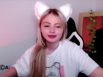 Naked cam girl shy_blondiee image #3702441