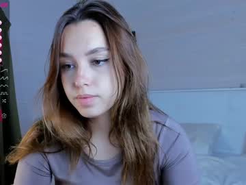 Naked cam girl darling_kira image #2773693