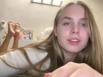 Naked cam girl gucci_rich image #3839517