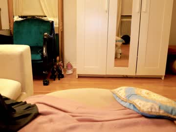 Naked cam girl ellaa91 image #1347411
