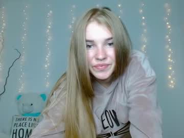 Naked cam girl little__cherrry image #2462649
