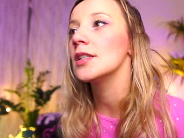 Naked cam girl juicyandthepussyblvd image #1400298