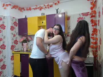 Naked cam couple iuliana32 image #1070980