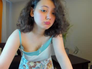 Naked cam girl your_lilly_girl image #1985232