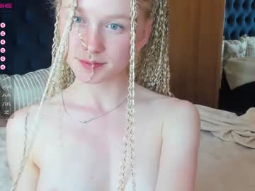 Naked cam girl shyy_lallyy image #2057562