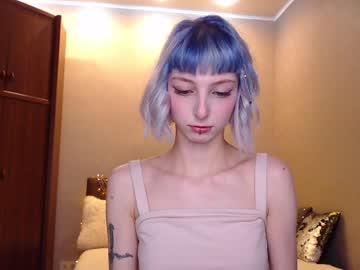 Naked cam girl lit1le_kitty_ image #792797