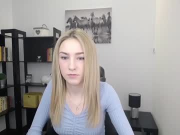 Naked cam girl little_e_mily image #1239216