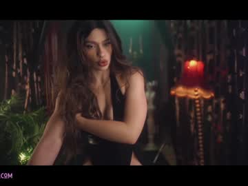 Naked cam girl lucieoude_ image #1959797
