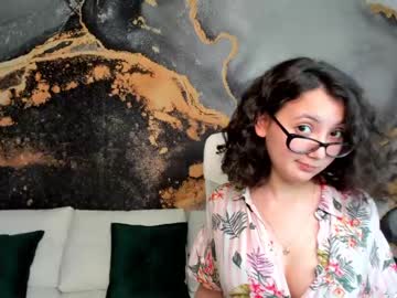 Naked cam girl your_lilly_girl image #1971075