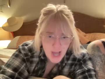 Naked cam couple double_trouble420 image #2857691