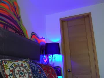 Naked cam girl beyllove_d image #931076