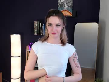 Naked cam girl lynnfloor image #4051744