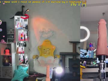 Naked cam girl _biscuitty image #2369645