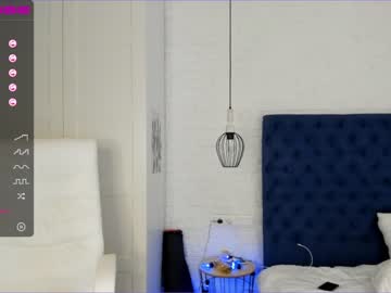 Naked cam girl hee_jin image #923421