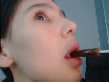 Naked cam girl squirtqueen_sumi image #101317