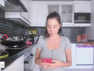 Naked cam girl lilamytee1 image #210308