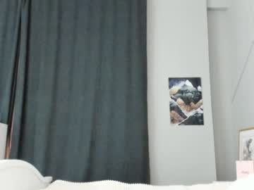 Naked cam girl bae_suz image #787056