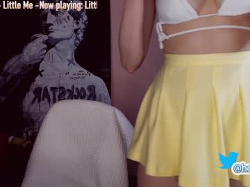 Naked cam girl hollyextra image #2102442