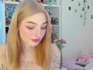 Naked cam tranny evelyn_213 image #552880