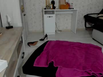 Naked cam girl charlotte2896 image #1606170