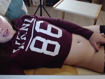 Naked cam girl juicy_peach88 image #2740740
