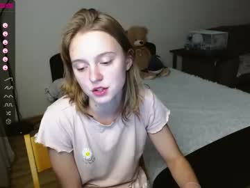 Naked cam girl shy_mirabel image #2983477