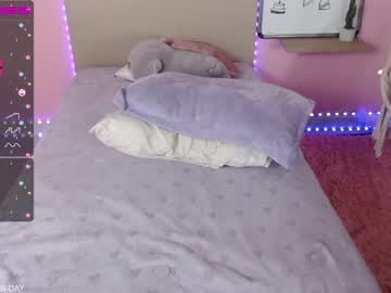 Naked cam girl little_effy18 image #1413629