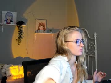 Naked cam girl linellali image #2480392