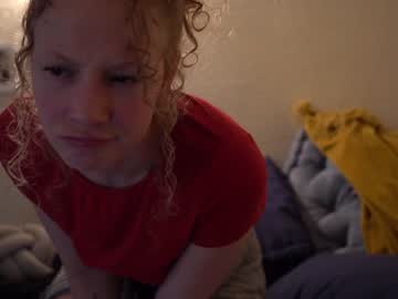 Naked cam girl sistinehashands image #3764334