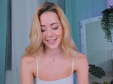 Naked cam girl emmi_rosee image #1231106