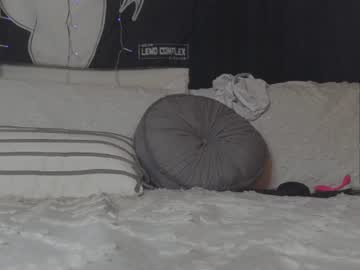 Naked cam girl yogendub image #1012550