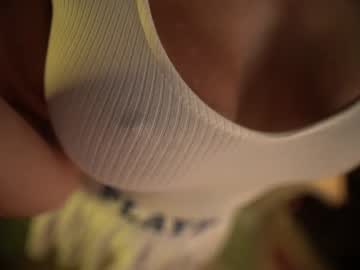 Naked cam girl lucieoude_ image #2256021