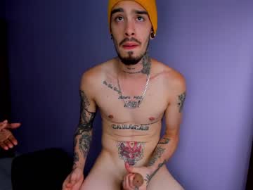 Naked cam couple hot_saucee_ image #1487064