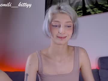 Naked cam girl lit1le_kitty_ image #2322900
