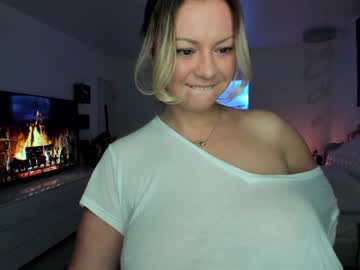 Naked cam girl kiradivine image #464894