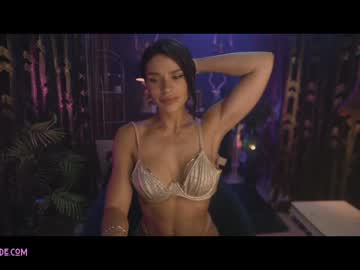 Naked cam girl lucieoude_ image #2369925