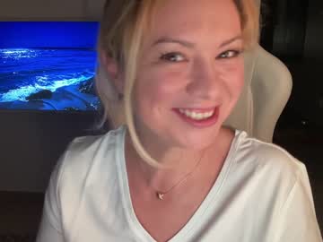 Naked cam girl kiradivine image #2368502