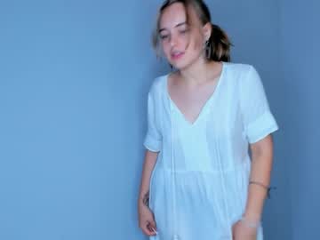 Naked cam girl lindamildreda image #3948532