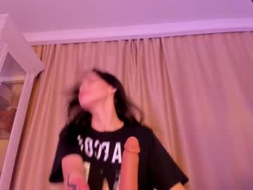 Naked cam girl aerri_lee image #2259768