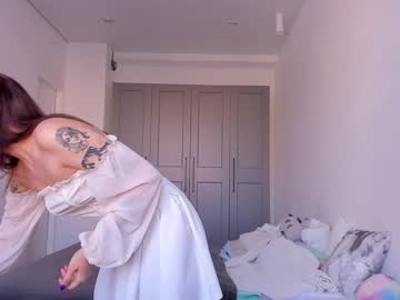 Naked cam girl adriana_hill image #2130107