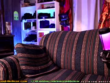 Naked cam couple honeyand_thebear image #1148325