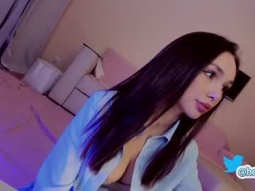 Naked cam girl hollyextra image #2891414